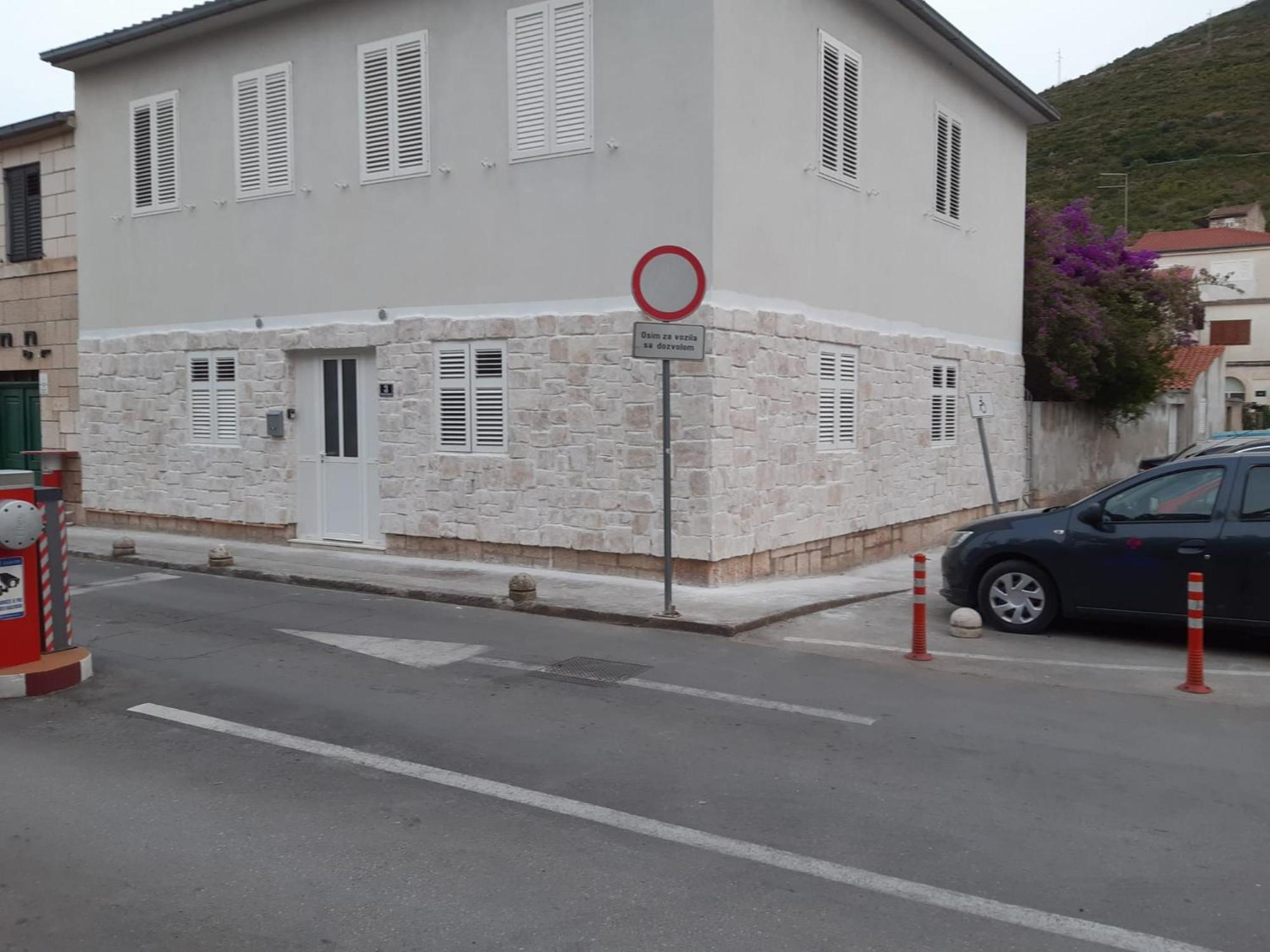 Studio Apartments Ana & Mia Вис Экстерьер фото